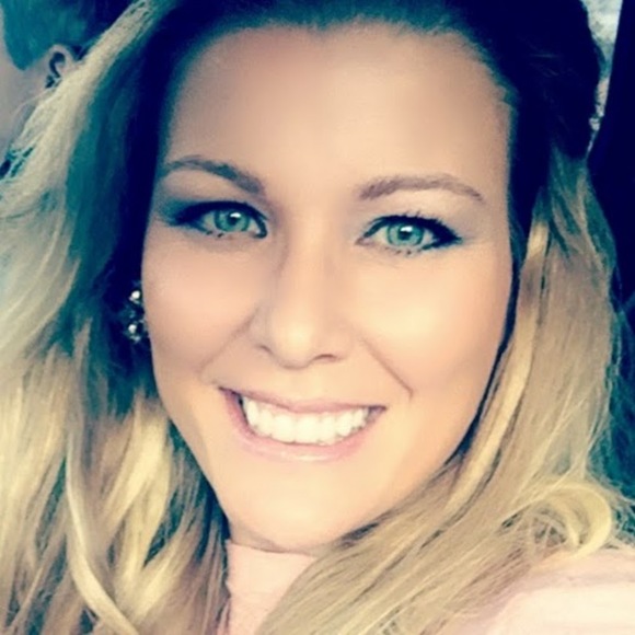 Meet your Posher, Kim - Picture 4 of 8