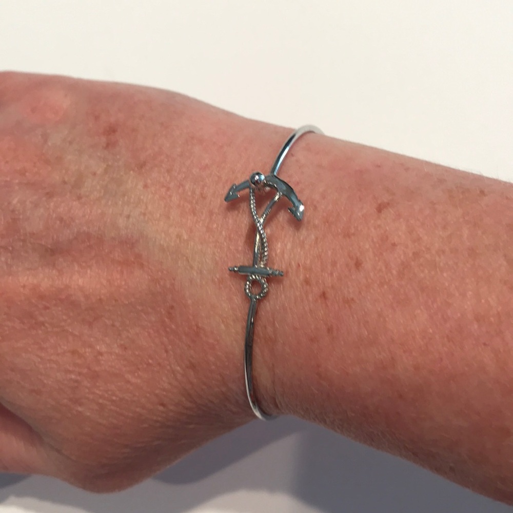 Sterling silver anchor bracelet