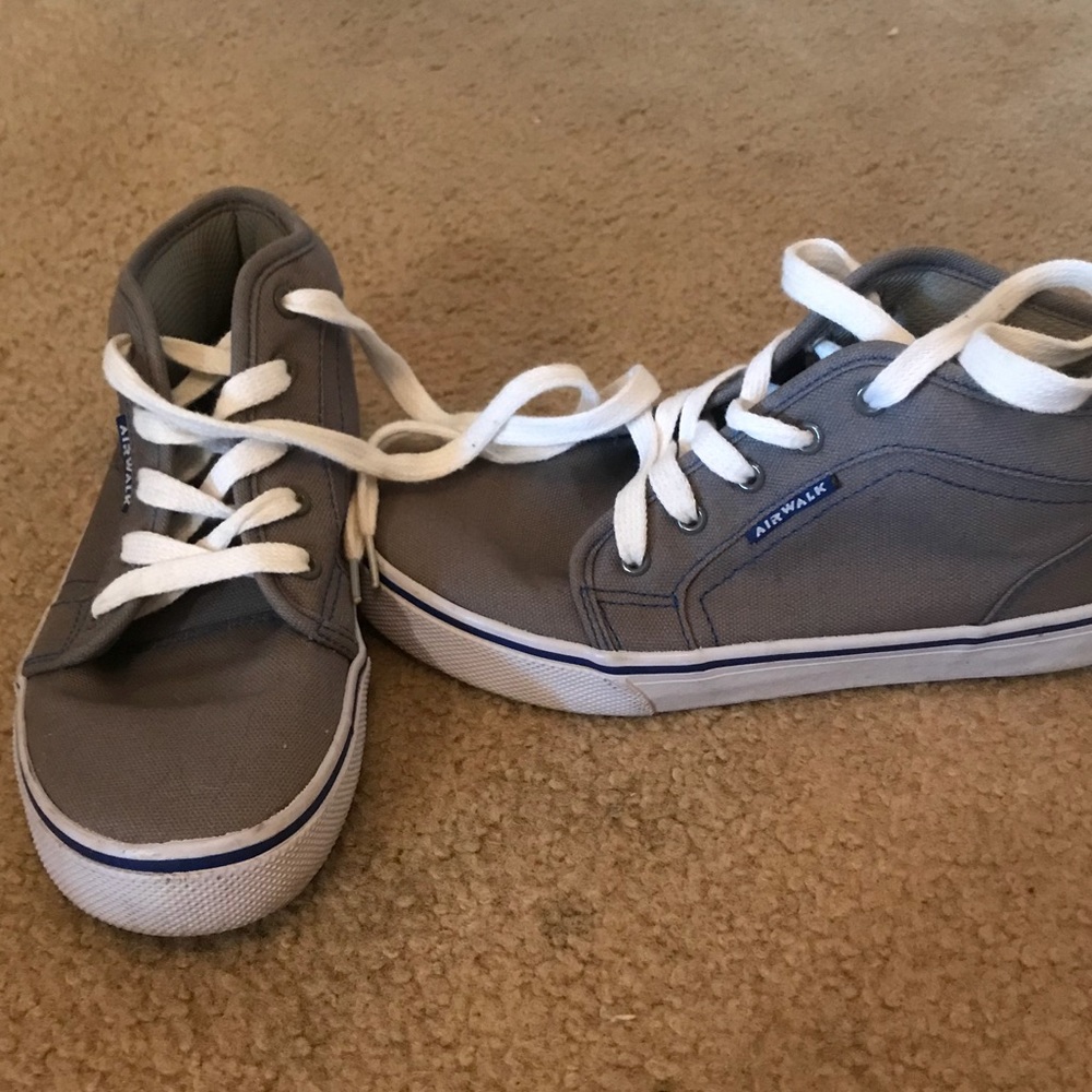Airwalk grey sneakers!