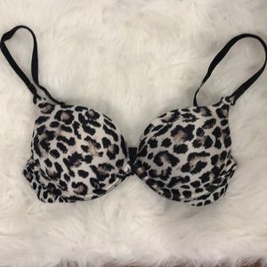 Victoria’s Secret miracle plunge bra (bombshell)