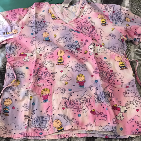 Snoopy scrub top - Picture 1 of 2