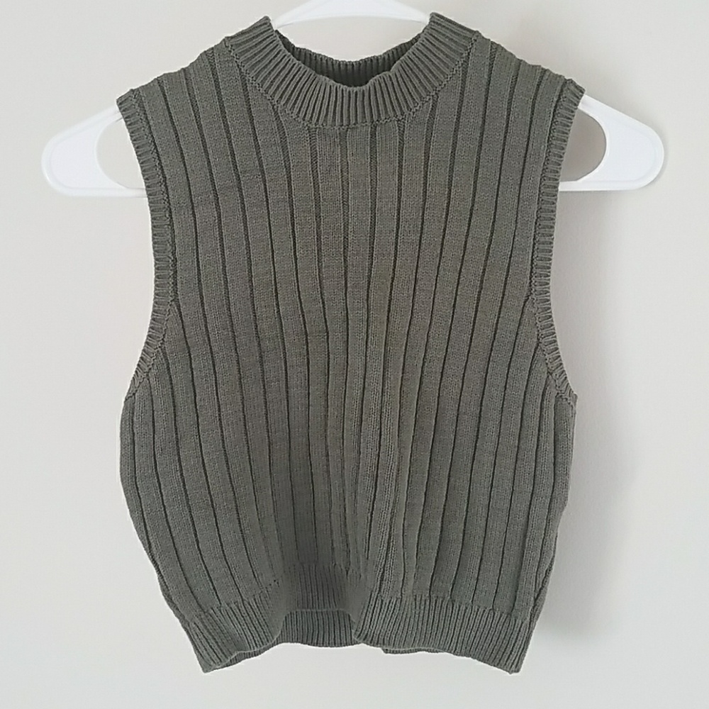 Green sweater vest crop top