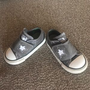 Converse toddler girl shoes. Size 5