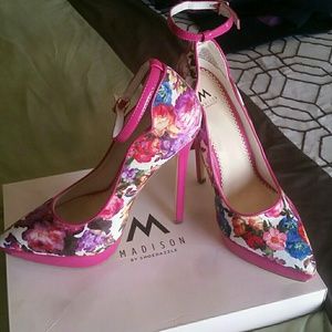 Women's size 8 shoes