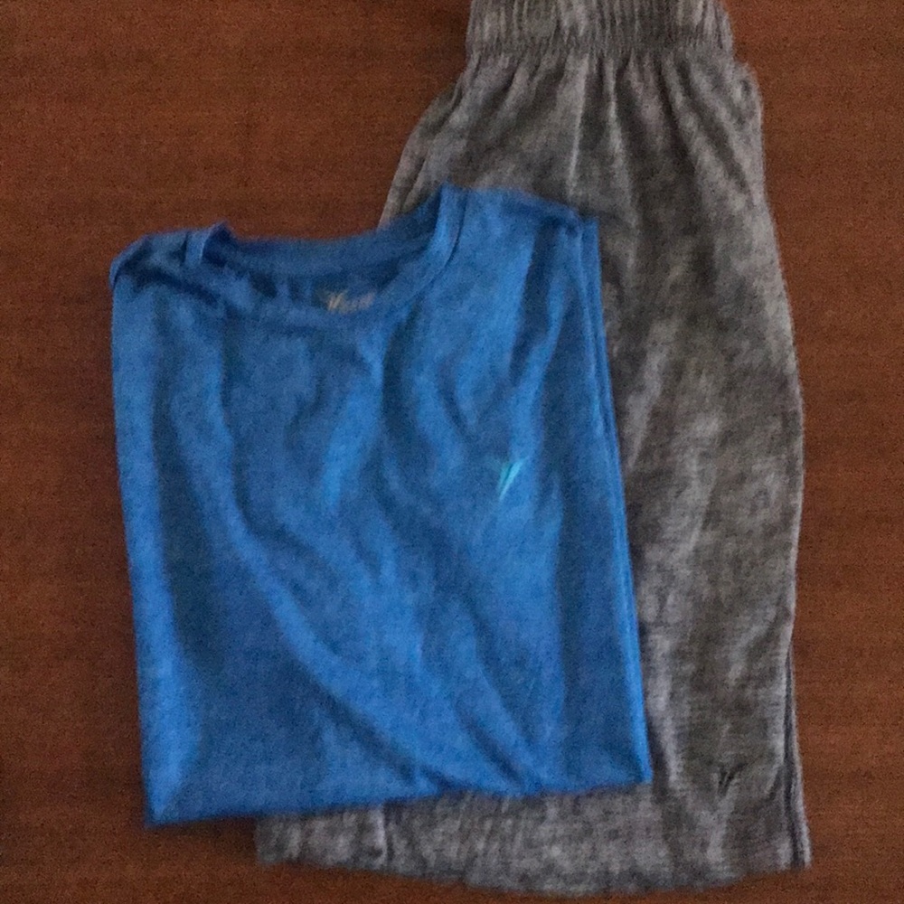 Old Navy active wear. Top and bottom