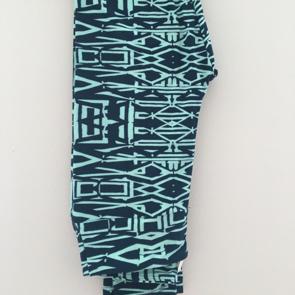 LuLaRoe OS patterned leggings. Never worn.