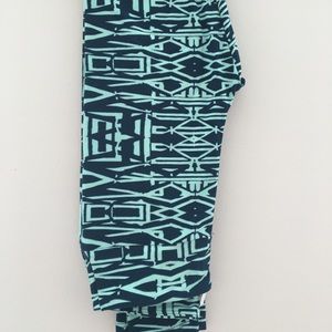 LuLaRoe OS patterned leggings. Never worn.