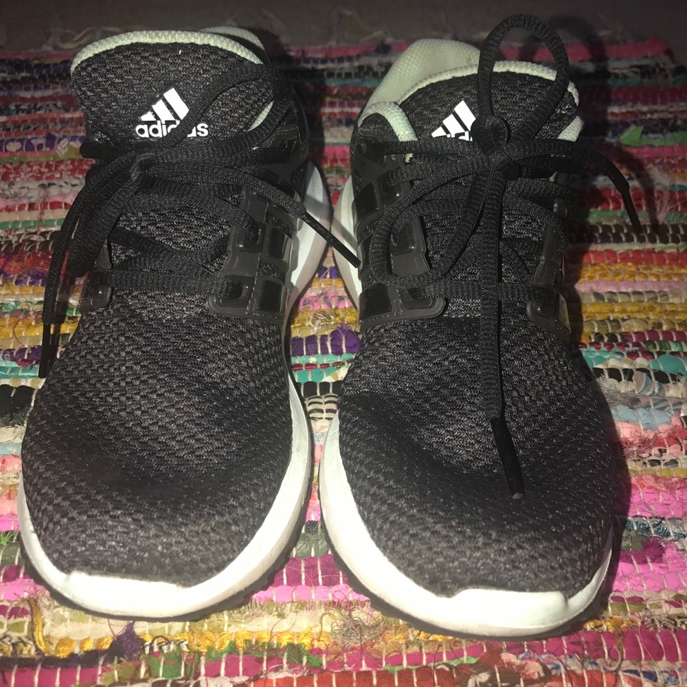 Adidas Cloudfoam tennis shoes