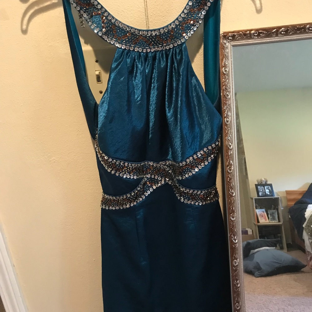 Dresses/skirt