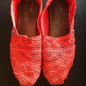 Coral colored lace TOMS