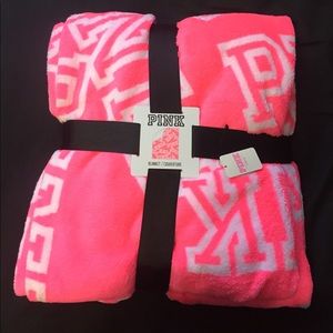 💖 Victoria’s Secret Pink throw blanket NWT 💖