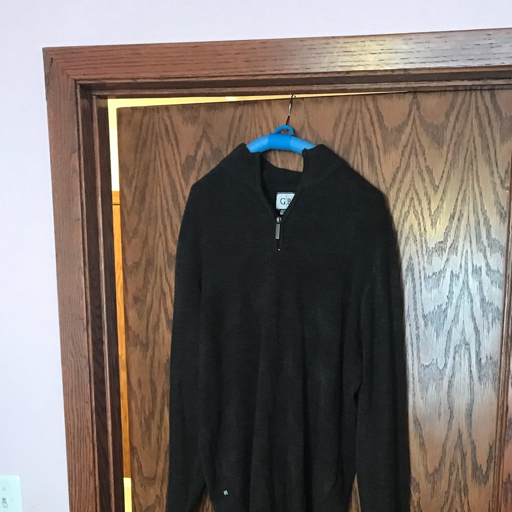 Men’s Geoffrey Beene sweater