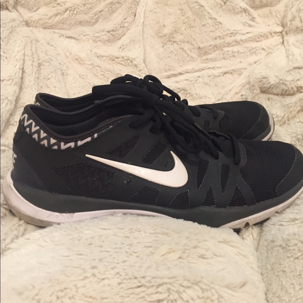Nikes with chevron back