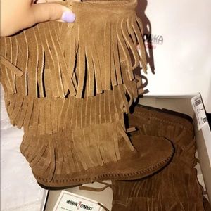 Minnetonka women’s 3 layer fringe boots