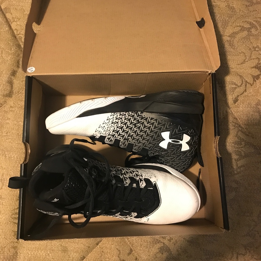 Under Armor clutchfit drive 3 basketball shoes