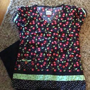 Scrub set size small