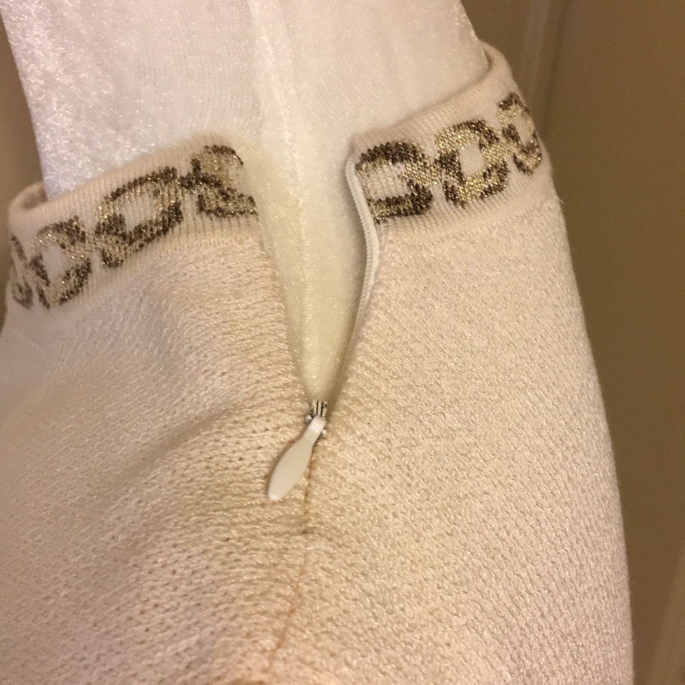 St.John Bright White/Gold funnel neck shell - Picture 6 of 8