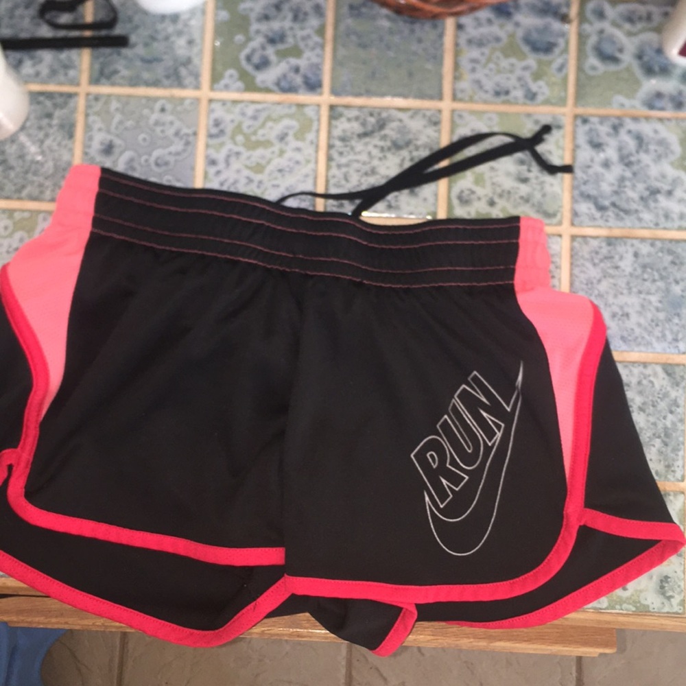 NIKE RUNNING SHORTS
