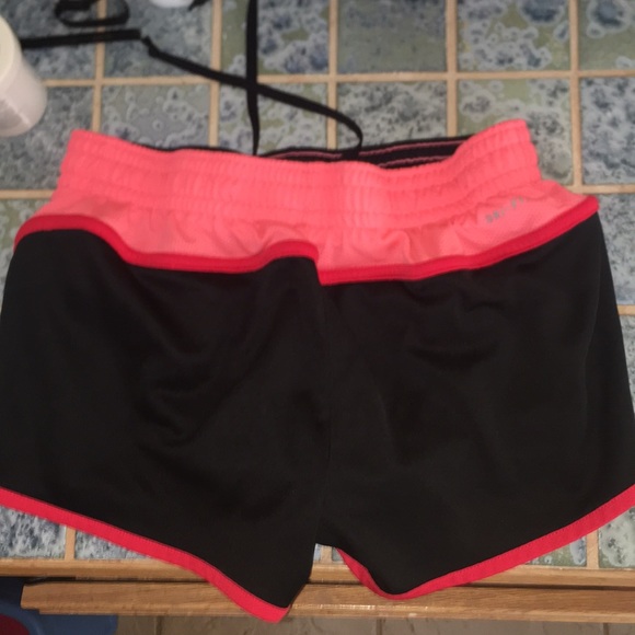 NIKE RUNNING SHORTS - Picture 4 of 6