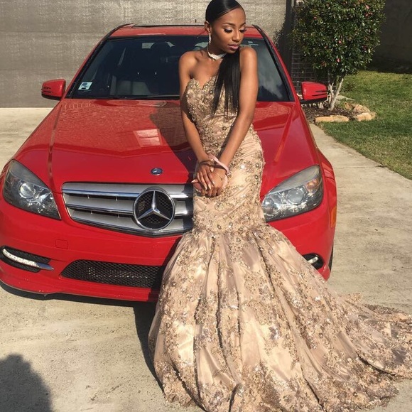 Prom dress , wedding dress , or formal dress - Picture 1 of 4