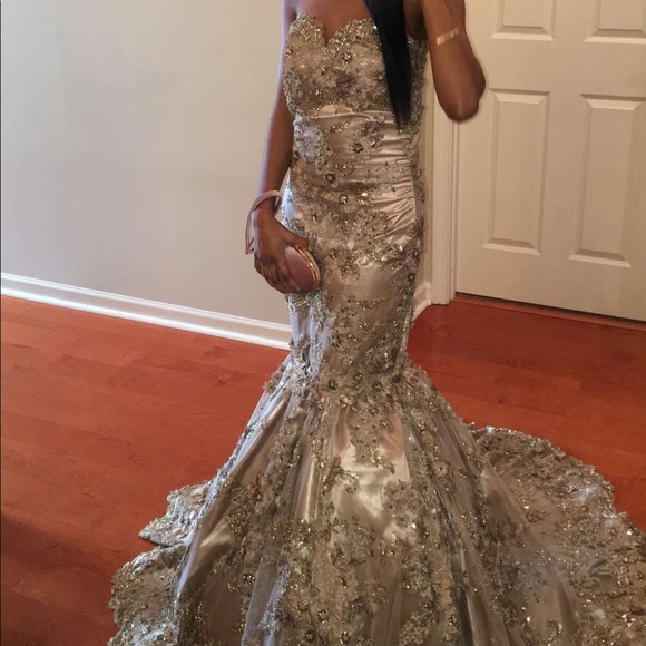 Prom dress , wedding dress , or formal dress - Picture 4 of 4