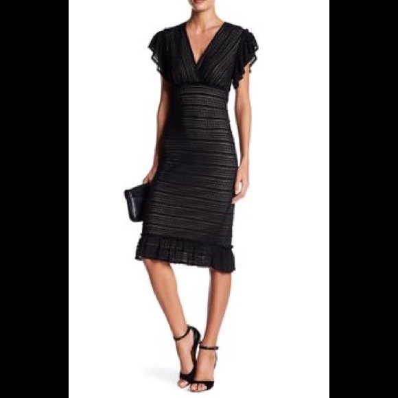Max Studio ruffled stretch lace dress. - Picture 4 of 5