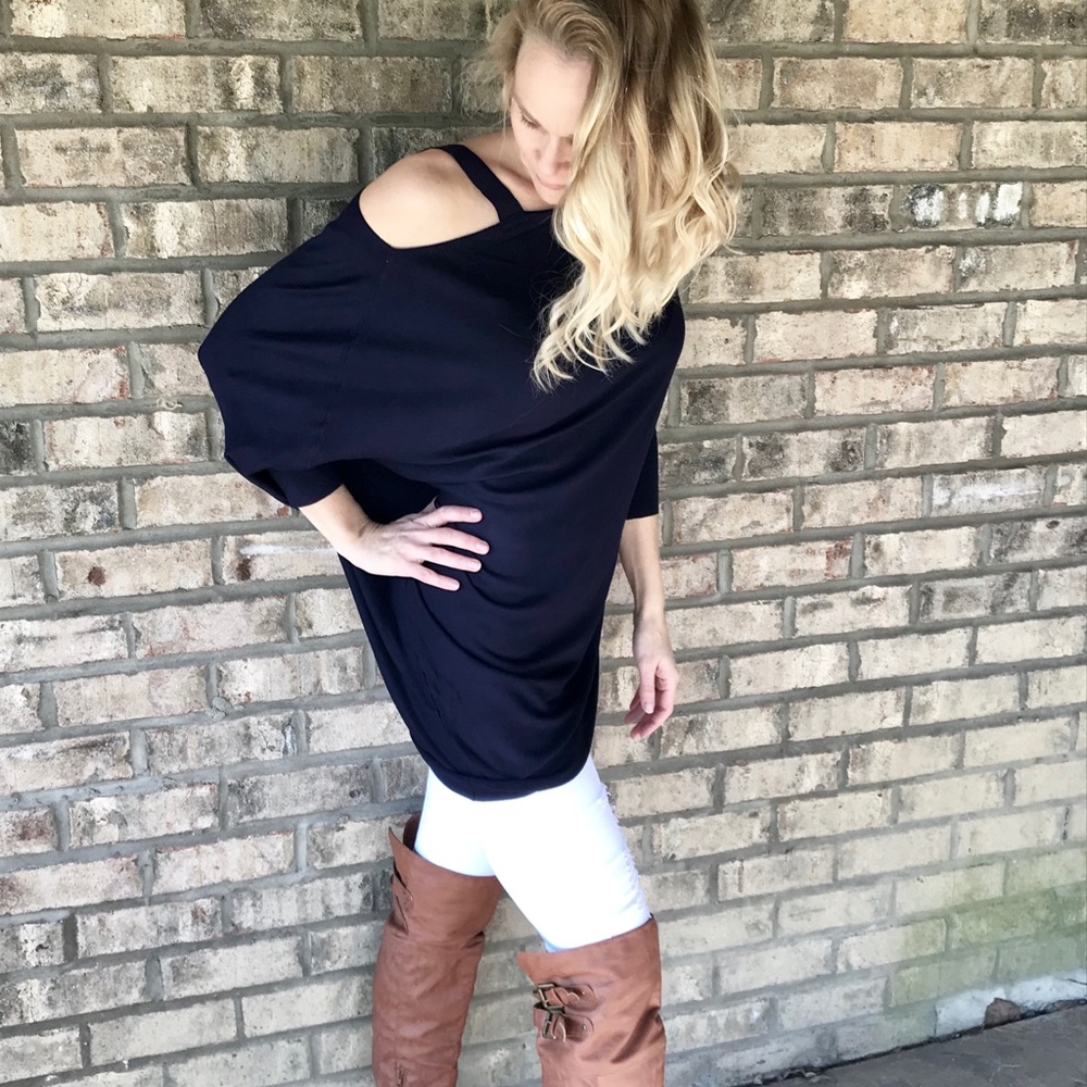 Last 1! Navy asymmetrical sweater - Picture 3 of 6