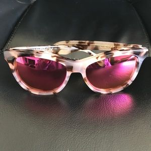 WILDFOX Tortoise Pink Sunglasses Sunnies Catfarer