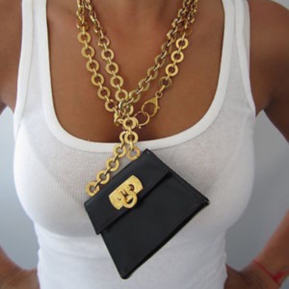 🌞❌SOLD❌SalvatoreFerragamoGacinoMiniChain 🌞 - Picture 8 of 8