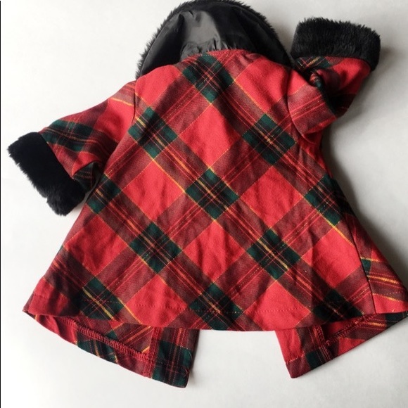 Newbr holiday cape will make your lil one sparkl - Picture 3 of 3