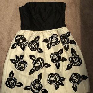 Black and white strapless dress