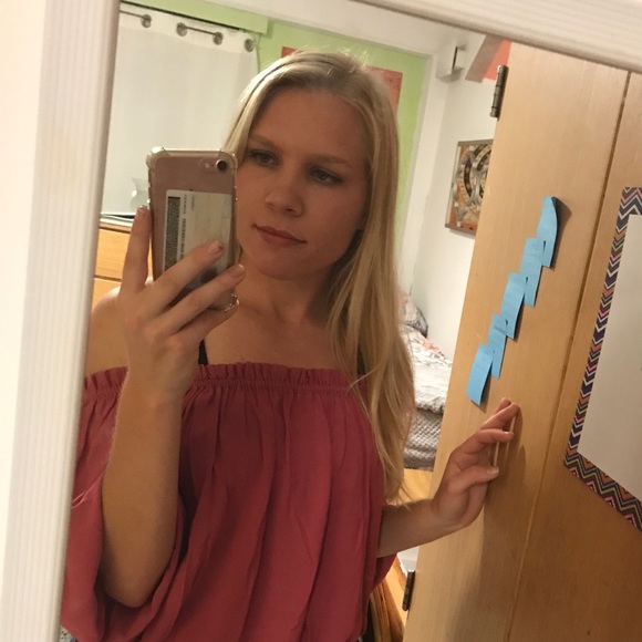 Meet your Posher, Olivia - Picture 1 of 1
