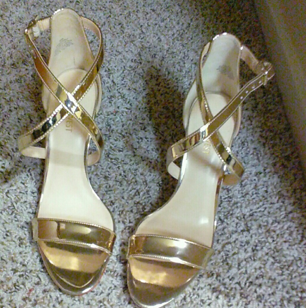 💥New💥 Nine West strappy sandal💋