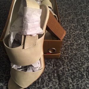 Beige sandal with 2.5 inch heel