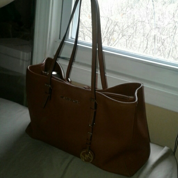 Michael Kors sectioned handbag - Picture 3 of 3