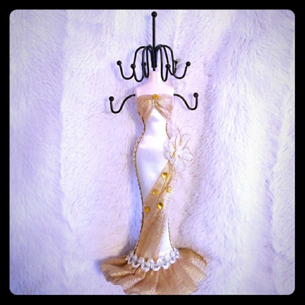 Jewelry holder