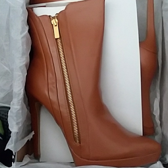 FIRM PRICE 😘Chestnut Brown Bootie Stilleto Boots - Picture 2 of 2