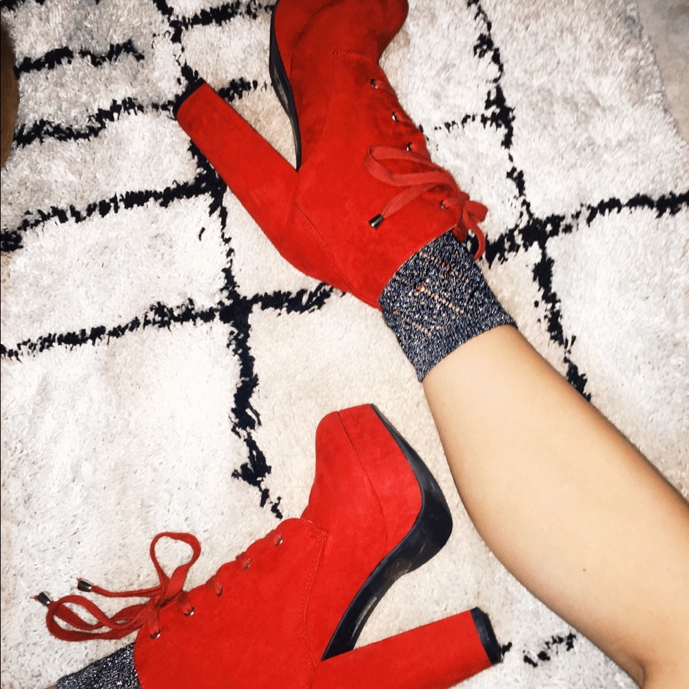 *HOLIDAY BOOTS* Tomato Red Booties! (worn once)