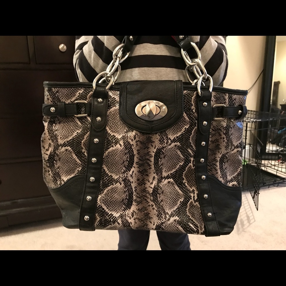 Charming Charlie purse