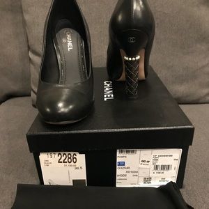 Authentic Chanel lambskin black pumps Size 36.5
