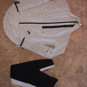 Nike Tech Grey Black White Volt Size Small