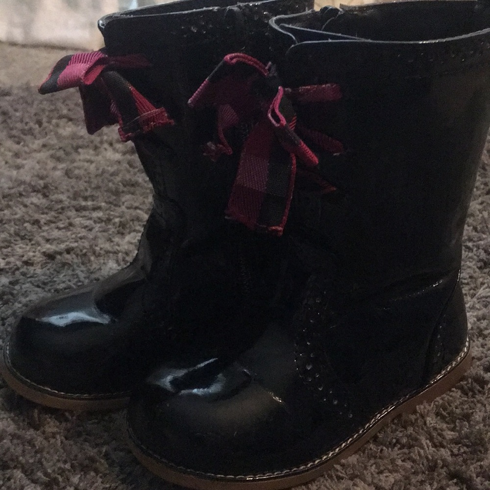 Black patent boots toddler size 5. Old navy