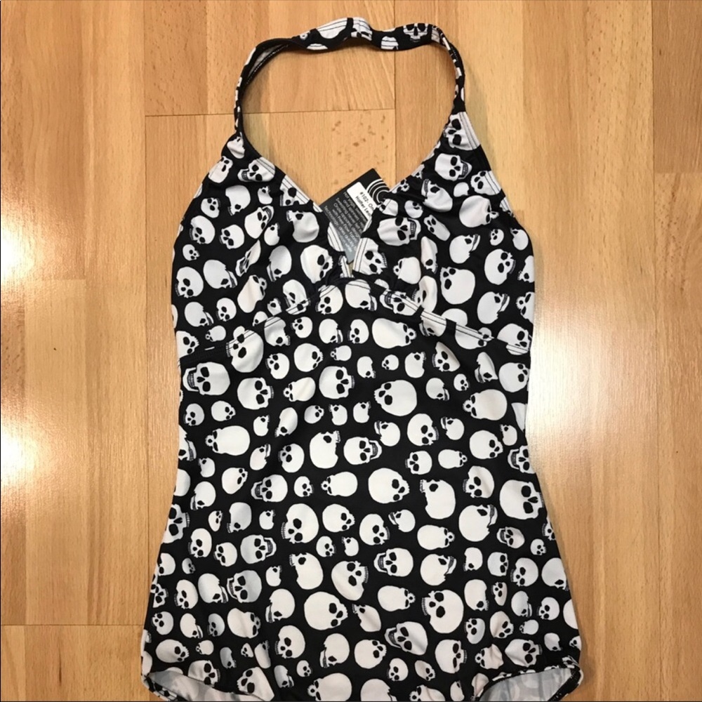 🚨HELP! ISO - Onzie Skulls Halter Yoga Leotard 💀