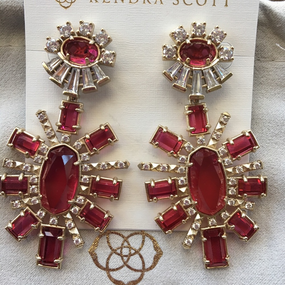 NEW KENDRA SCOTT Glenda earring in Berry Glass