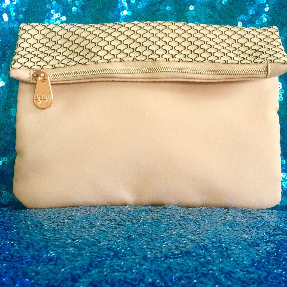 LAST CHANCE!🌸Soft Pink & Black Makeup Bag🎆👛