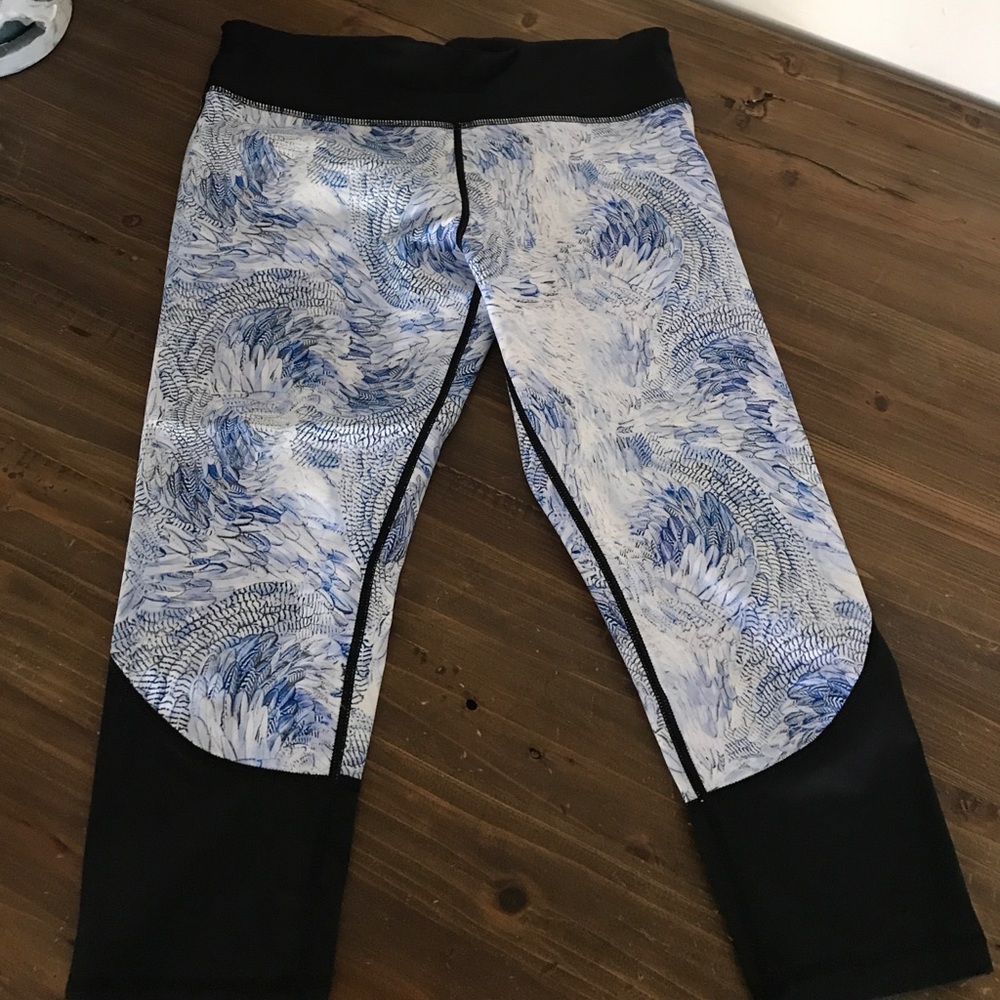 Vie Active Cropped Yoga Pants