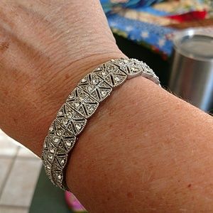 Premier Designs stretchy bling bracelet