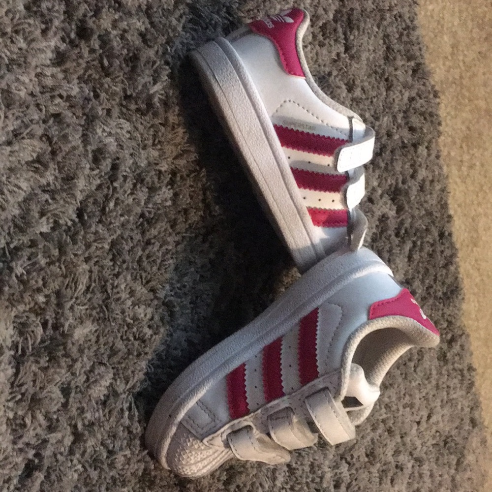 Adidas toddler shell toes shoes us size 5