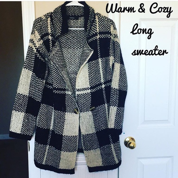 Forever 21 Sweaters - Black & Cream Warm cozy long sweater with buttons