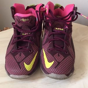 Lebrons Sneakers rare and Beautiful.